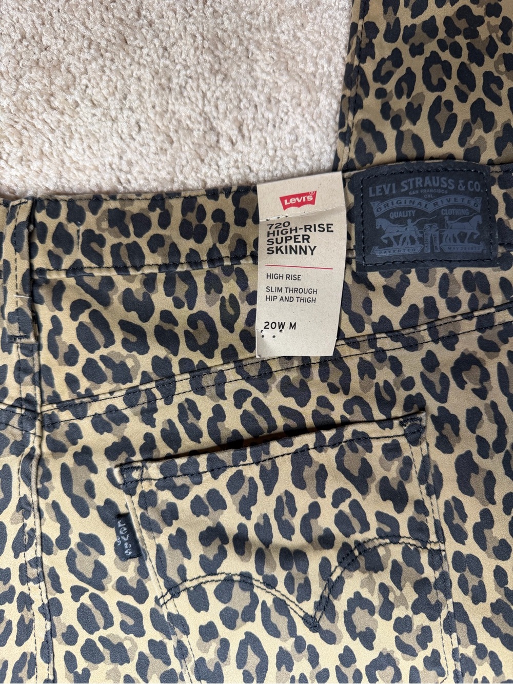 NWT Levi's 720 High-Rise Super Skinny Jeans in Tan and Black Leopard